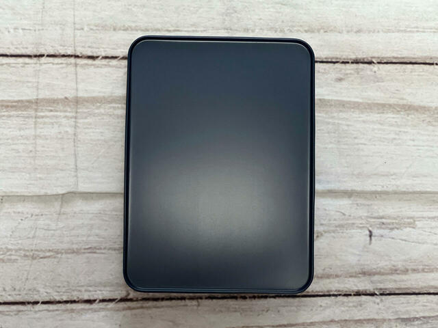 底面は装飾がないシンプルなデザイン