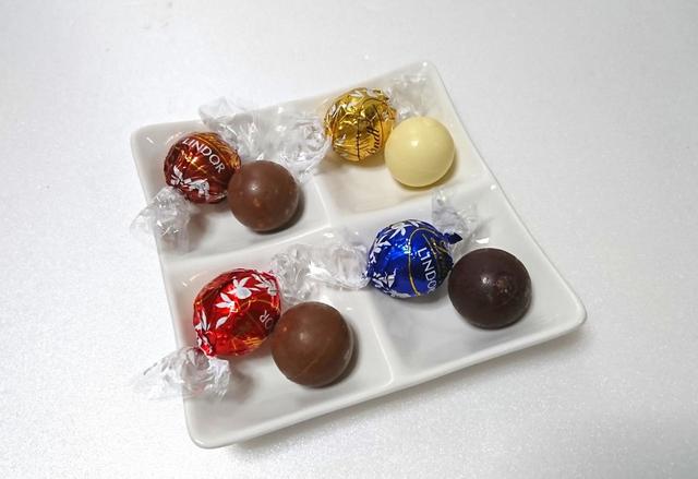 コストコ　リンツリンドール アソート　600g　1738円