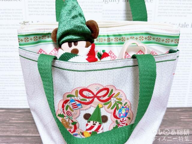 ケースとバッグの間をポケットのように使えます