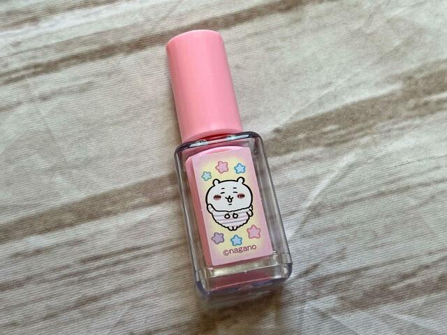 マニキュアペンにシールを貼りました！かわいい