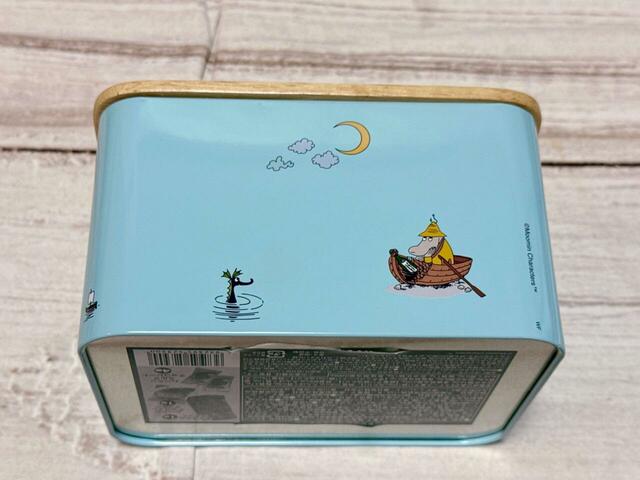 【カルディ/ムーミン ウッドリッド スクエアティン】サイズは約高さ12.5×幅17×厚さ9.5cm。側面は全て異なるイラストが描かれています◎