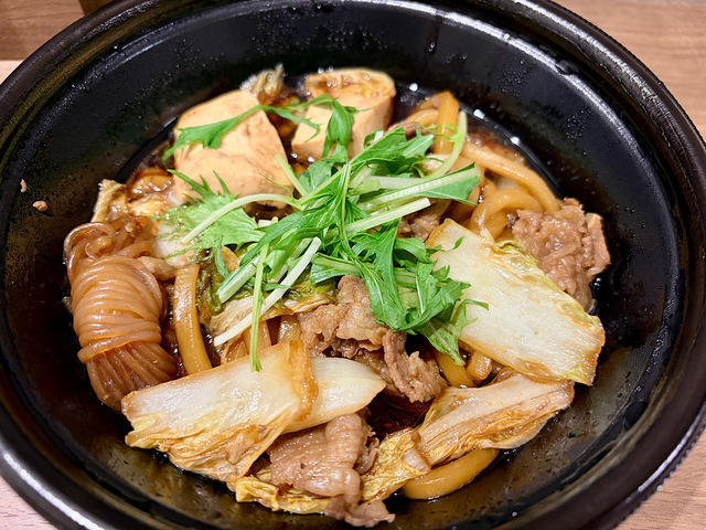 【やよい軒　すき焼き　ごはん・生たまご付】割り下は、お出汁なしのしっかり濃いめの甘じょっぱい味付けです