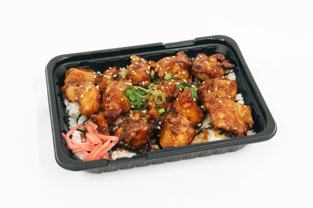 【オーケー惣菜人気ランキング 6位】「焼きとり丼（超特選醤油入り）」