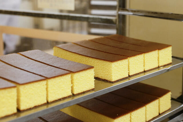 文明堂といえば定番のカステラ