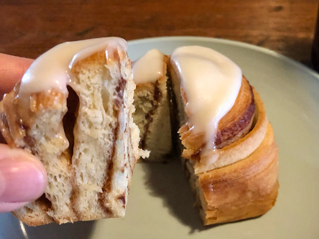 【カルディ　シナモンロール】もっちりしたしっかり甘い生地が美味しい