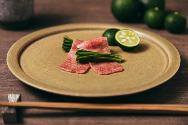 厳選タンの薄切り 芽葱添え