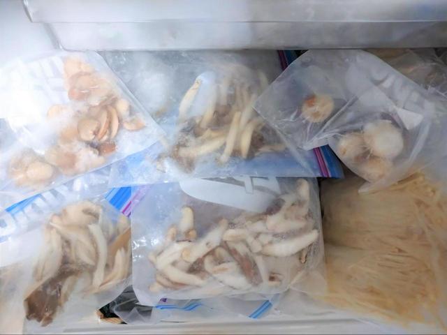 【冷凍きのこの裏ワザ】風味・栄養だけでなく、手間がかからないきのこは優秀食材