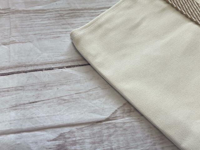 カラーはナチュラルをチョイス