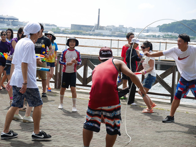 水着美女だ! マッチョ29だ! 八景島シーパラダイス「ウォータースプラッシュラン」を楽しむ