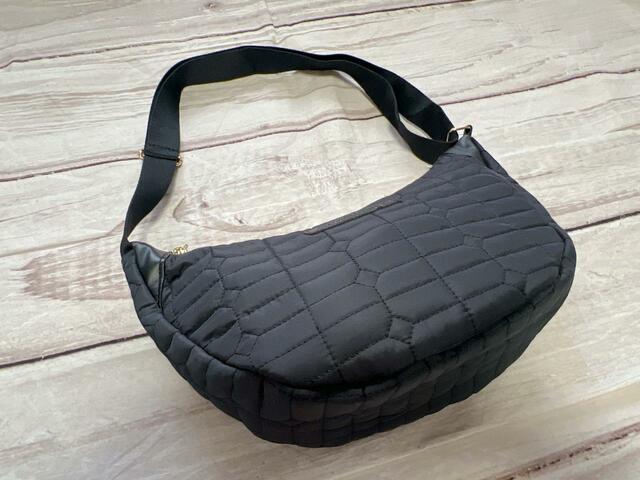 ものを入れるとコロンとしたフォルムになりかわいい♪