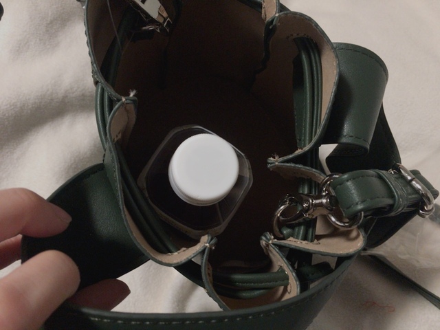 【ファッションセンターしまむら SEASON REASON 巾着2wayバッグ】ペットボトルも余裕で入る！