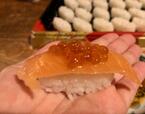【はま寿司 お家ではま寿司セット】オリジナルのいくら&サーモンの親子握り