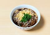 【渡辺製麺 半生信州善光寺そば 1354g(10食つゆ付) 1580円】かけそばには、揚げ玉やネギなどをトッピング