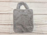淡いグレーカラーが大人かわいいファートートバッグ