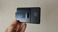 【Anker Security SmartTrack Card (紛失防止トラッカー)】付属のクリップを付けた状態