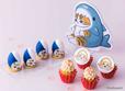 「(左)サメにゃんのおすわりケーキ(右)サメにゃんのさつまいもカップケーキ」<期間:2026年9月3日~12月27日>【「mofusand」初のコラボスイーツビュッフェ開催!愛くるしい”にゃんこ“と甘いスイーツをヒルトン大阪で堪能♪】