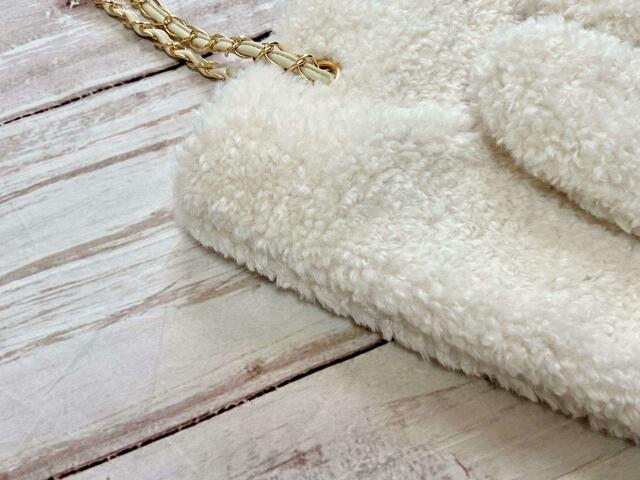 お色はオフホワイトをチョイス！あたたかみのある白です