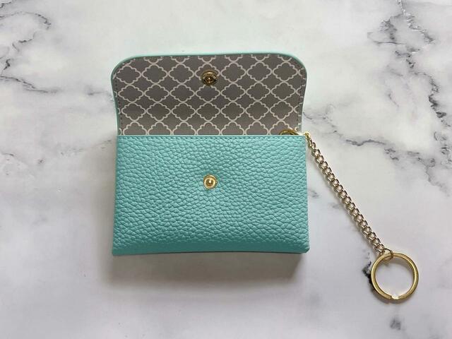 フラップを開けてみるとこん感じ！