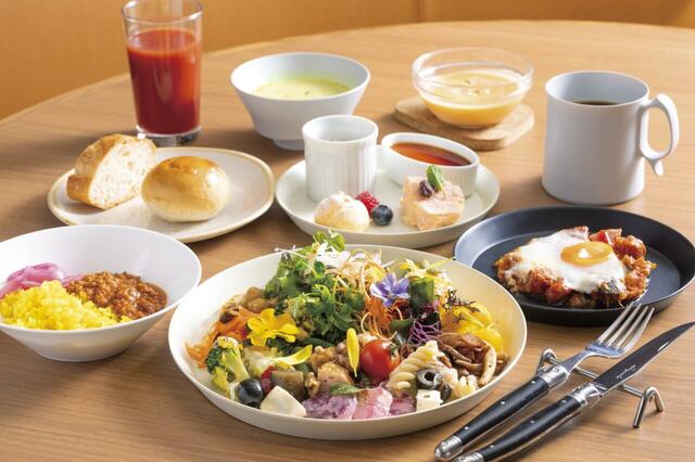 「サラダバー＆ビストロデリ イメージ」＜価格：2,200円＞【優雅なランチタイムにおすすめ♪「ローズホテル横浜」の平日限定ランチメニューがリニューアル！】