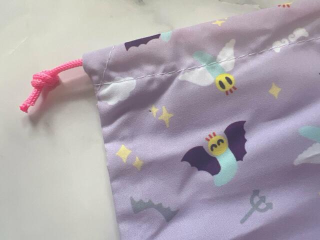 素材はポリエステル