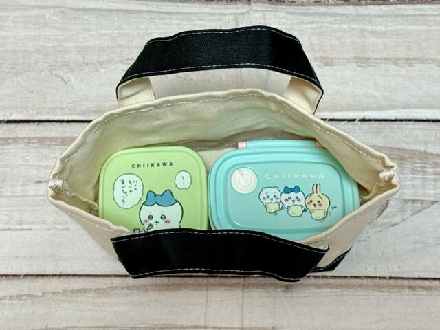 マチがたっぷりあるのでお弁当箱も収納できます。ランチトートとして使うのもおすすめ