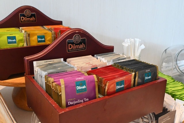 【ヒルトン東京ベイ「BON DANCE」】約20種類のドリンクバー付。「ディルマ」の紅茶も