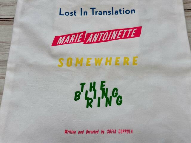 【UNIQLO（ユニクロ）セレブレイティング　ソフィア・コッポラ トートバッグ】ソフィア・コッポラの作品のロゴがズラリ！カラフルでかわいい♪