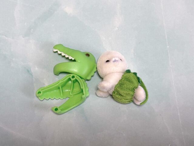 「4．アザラシの赤ちゃん（はいはい）とワニのかぶりもの（マフィ）」が登場！