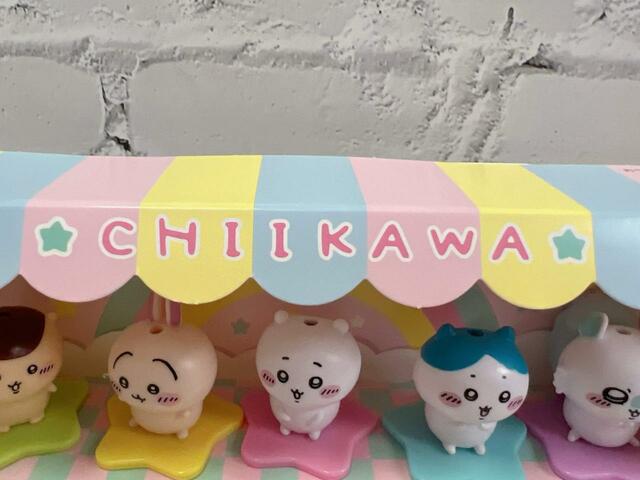 【最新付録 ちいかわガシャポン】屋根には「CHIIKAWA」のロゴ入りなのもGood！