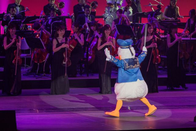 バレンタイン・ナイト 2016 「Supercalifragilisticexpialidocious」 ドナルドダック 撮影:YOSHI