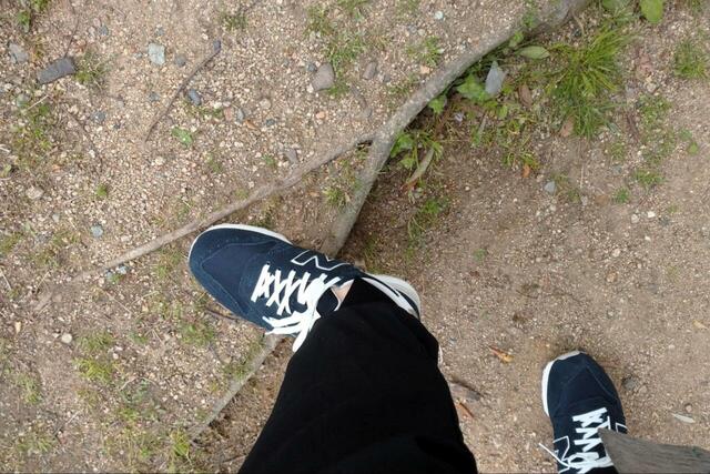 【ニューバランス WL996TV2】グリップ力のあるソールで、オフロードや不安定な足場でもまったく問題なく進めました◎