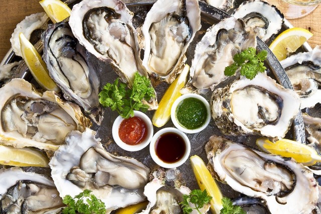 『新宿西口オイスターバー（SHINJUKU NISHIGUCHI OYSTER BAR）』