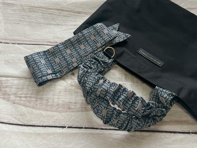 スカーフとお揃いの柄です♪