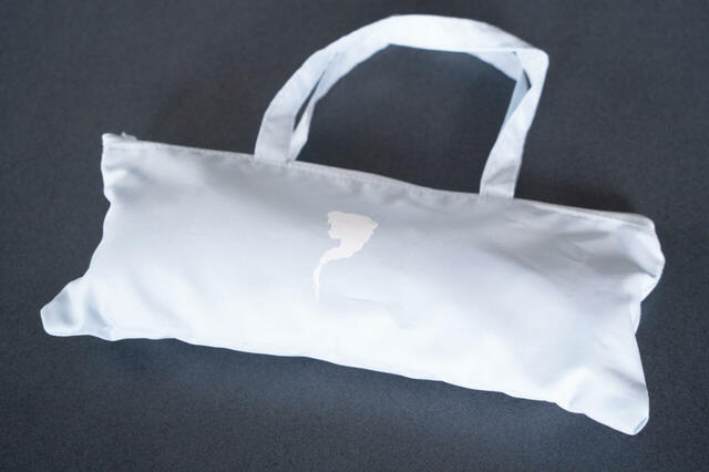 エルサ 折りたたみ傘 晴雨兼用 ポーチ入り SHINY DAY 3,500円