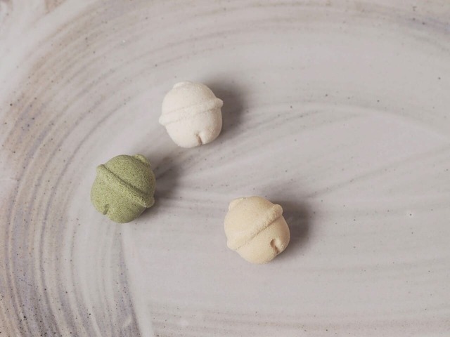 【グランスタ東京「2024年新商品 東京駅限定手土産」TOP10】番外編！「すゞなり（すずなり）」1箱（16粒入）　1,620円／枸櫞（くえん）（グランスタ東京／B1改札内 銀の鈴エリア）