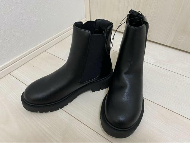 【ユニクロ　コンフィールタッチサイドゴアショートブーツ】濡れた状態で長時間放置していると色移りする可能性もあるので注意