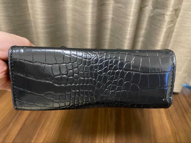 【SHEIN⠀ミニ 鰐エンボス スクエアバッグ】型崩れなしでとってもキレイ