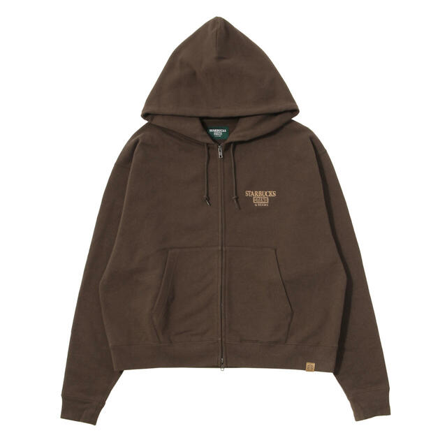 「STARBUCKS STAND by BEAMS LOGO ジップ フーディ(ブラウン)」<価格:19,800円(税込)>【毎日のコーヒーシーンを彩るアイテムが勢ぞろい!「STARBUCKS STAND by BEAMS」の定番コレクション『CORE Collection』に第2弾が登場!】