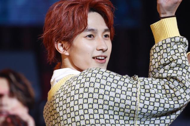 『BUDDiiS vol.01 - SUNRiiSE -』撮影：笹森健一