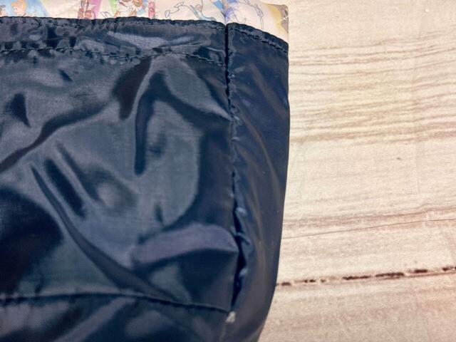 内側はネイビーカラーの裏地付き!【ディズニー キルティングバッグ Ink and Paint Collection】