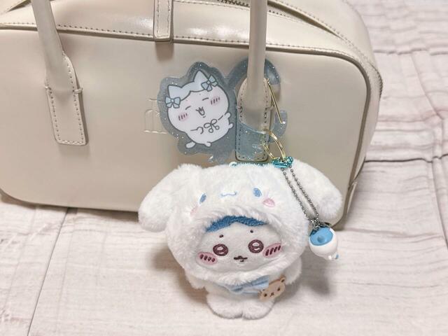 マスコットやチャームを複数バッグにつけたいとき、カラビナでまとめるとかわいさアップ♪