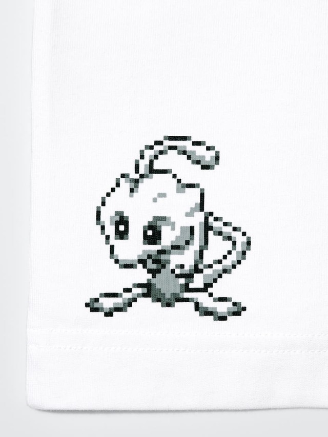 【ユニクロ「ポケモンUT」第2弾】「ポケモン UT」MEN 1,990円／Tシャツにはこっそりミュウの姿も発見！