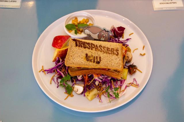 <オウル>侵入者オウルだって? チキンサンドウィッチ 1,639円