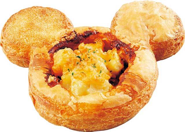 東京ディズニーシー　【マンマ・ビスコッティーズ・ベーカリー】ミート＆ポテトデニッシュ 330円　惣菜系のパイは軽食にぴったり。©Disney