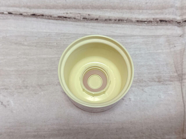 ペットボトルのキャップがわりに使えるコップ