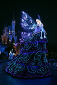 ブルーフェアリー（1）｜新「東京ディズニーランド・エレクトリカルパレード・ドリームライツ」（2015年7月リニューアル）撮影 / YOSHI