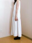 【UNIQLO コンビネーションティアードワンピース】身長155cm・Sサイズ着用。切り替え位置が高めで、広がりすぎないシルエットです