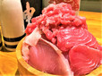 日替わり鮮魚とマグロの大盛刺し桶