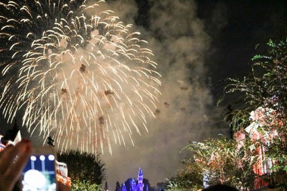 海外ディズニー 花火とプロジェクション マッピングの共演 ディズニーランド フォーエバー 徹底鑑賞ガイド 1 4 ディズニー特集 ウレぴあ総研