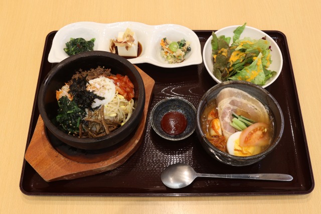 「ビビンバ＋韓国冷麺」（1,390円）